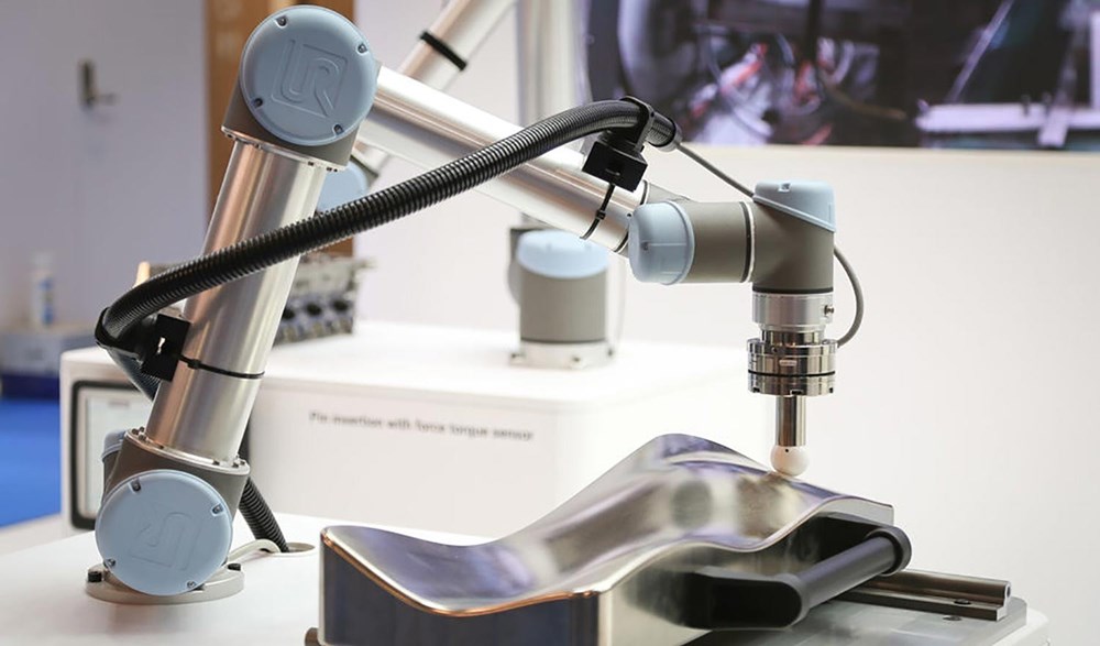 UR機器人有了ATI的F/T感應器簡直如虎添翼